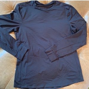 Lululemon Men’s metal vent tech long sleeve size M